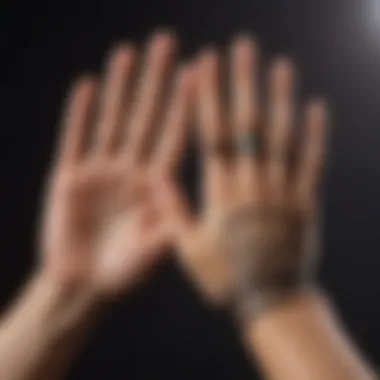 Contrasting Traditional and Modern Palmistry Approaches A visual comparison of traditional palmistry and modern app-based readings